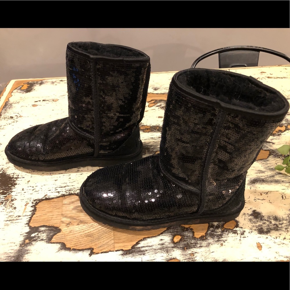 Sequin Black Uggs🖤